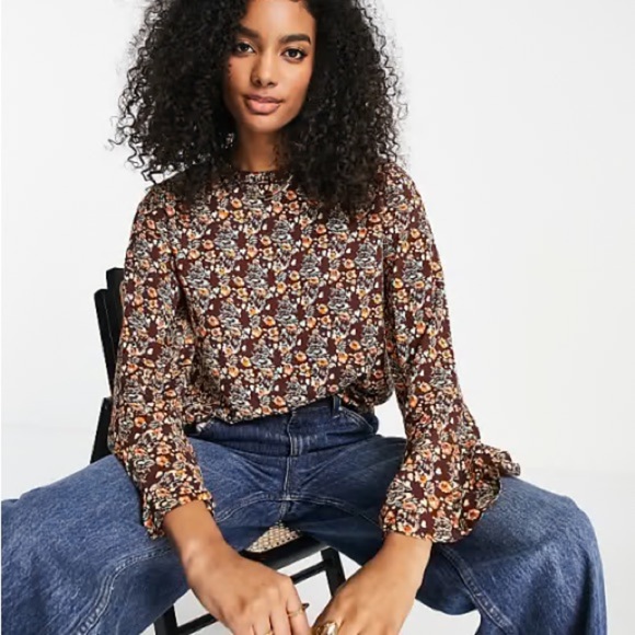 NWT ASOS Y.A.S. Olima floral print flared sleeve top in brown peplum sleeve M - Picture 3 of 11